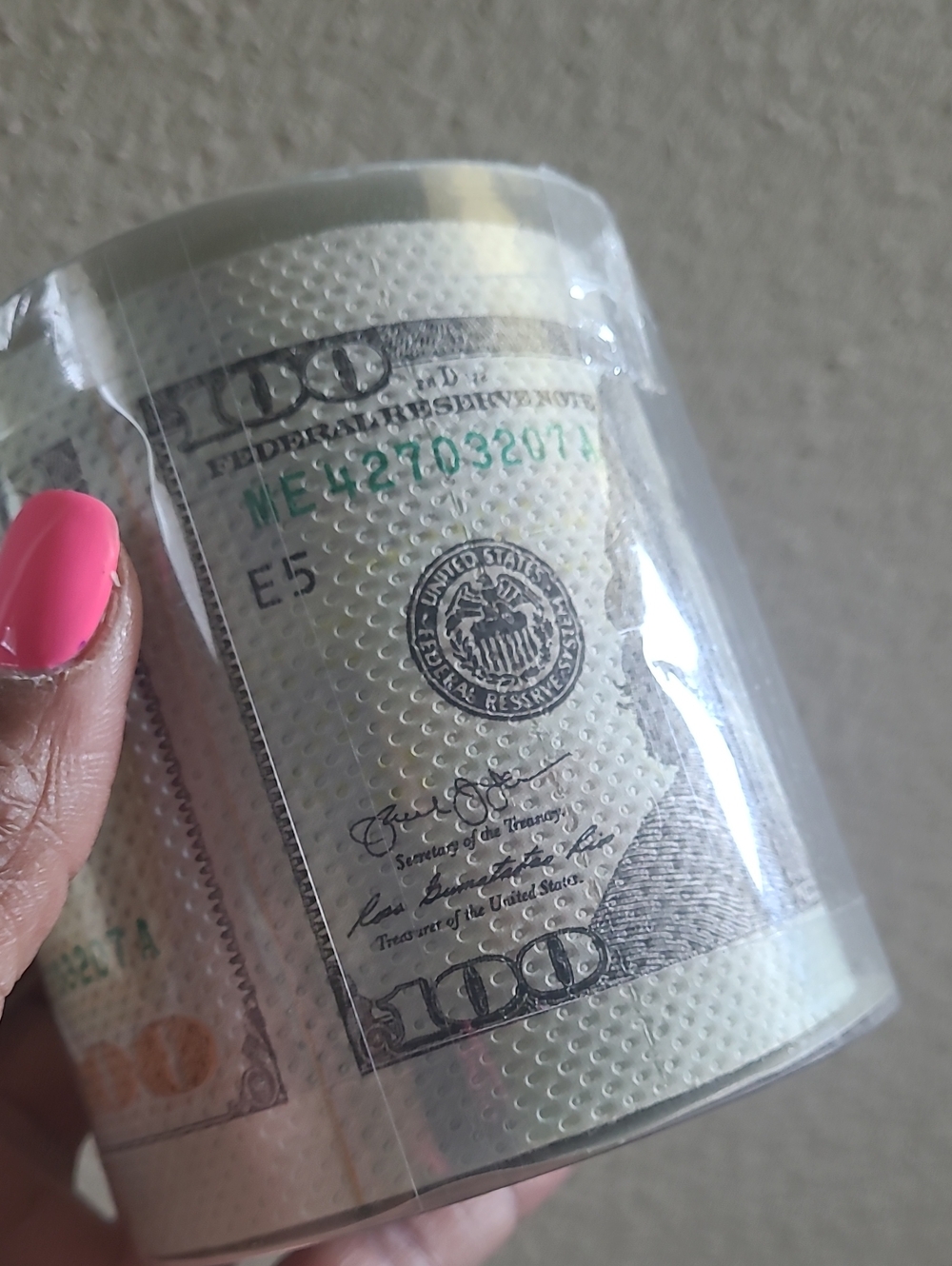 Novelty $100 Bill Printed Money Roll Toilet Paper - Picture 4 of 8